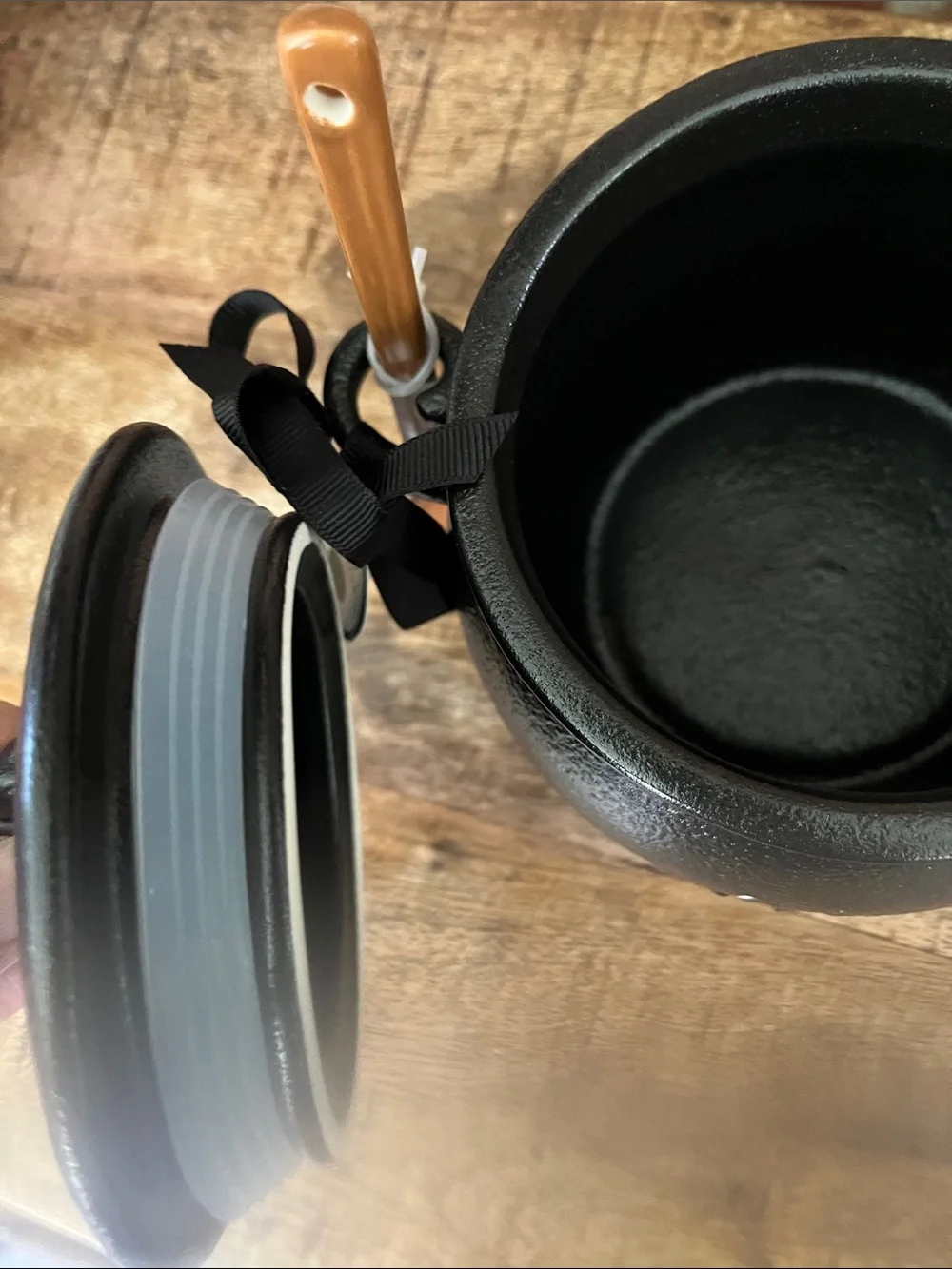 Rae dunn potion cauldronJar with Spoon - Black